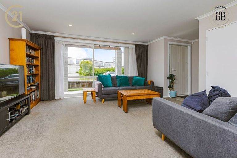 Photo of property in 14 Hopuni Way, Takanini, 2112