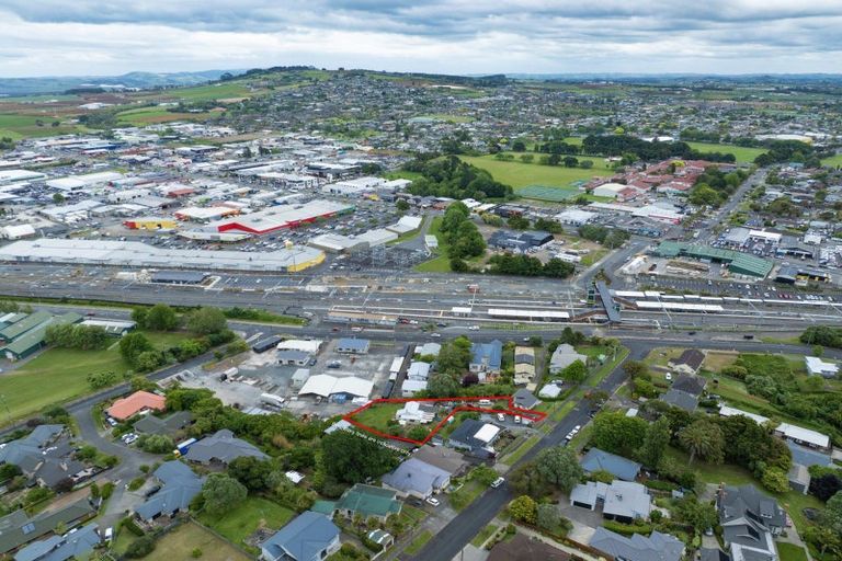Photo of property in 5 Carlton Road, Pukekohe, 2120