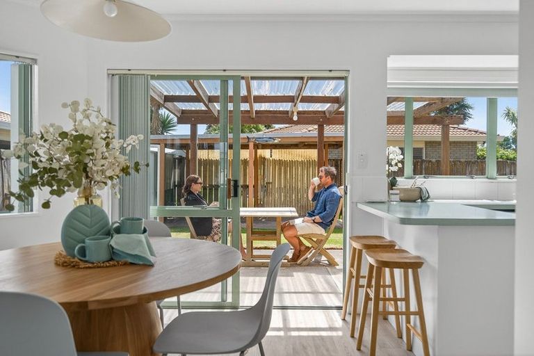 Photo of property in 2 James Henry Avenue, Papamoa Beach, Papamoa, 3118