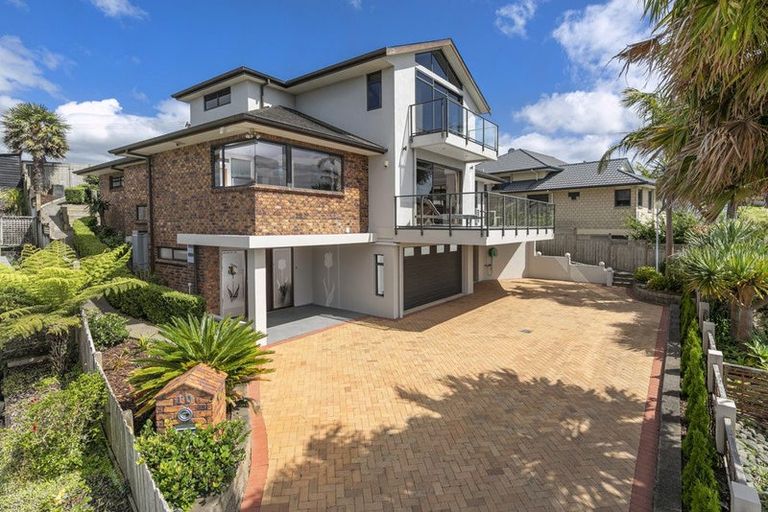Photo of property in 10 Ashburn Close, Orewa, 0931