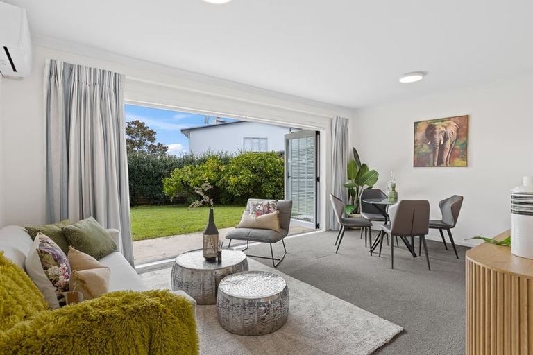 Photo of property in 2/133 Shakespeare Road, Milford, Auckland, 0620