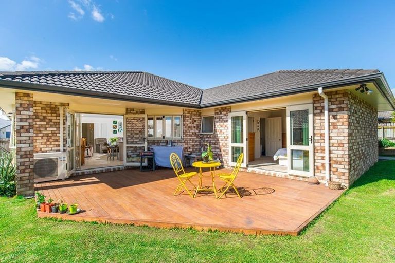 Photo of property in 58 Lothian Brae, Wattle Downs, Auckland, 2103