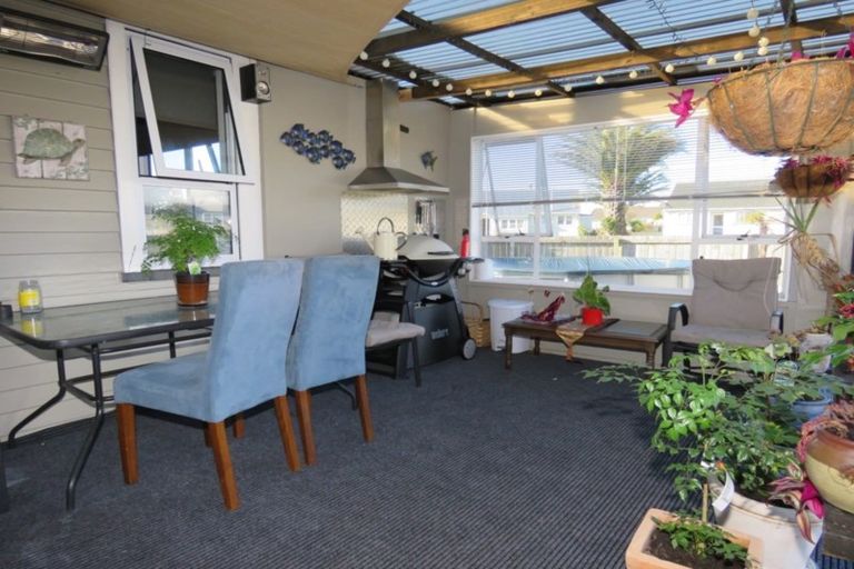 Photo of property in 72 Rintoul Street, Westport, 7825