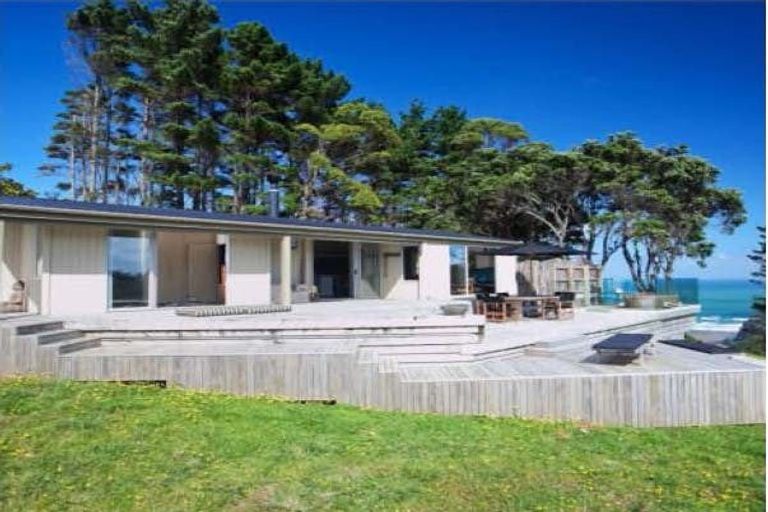 Photo of property in 134 Lone Kauri Road, Karekare, New Lynn, 0772
