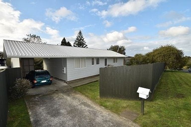 Photo of property in 2/2 Mcdowell Crescent, Hillcrest, Auckland, 0626