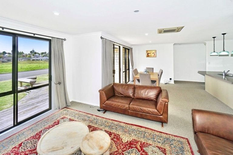 Photo of property in 1 Fleur Place, Te Puke, 3119