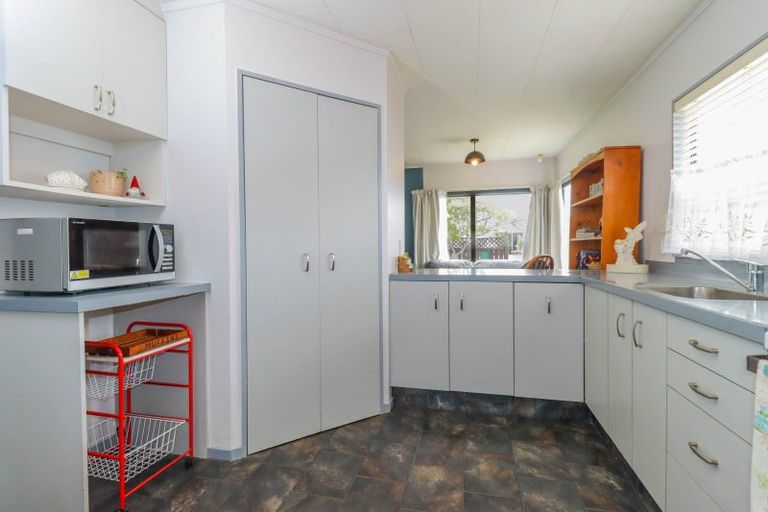 Photo of property in 72 Geraldine Crescent, Cloverlea, Palmerston North, 4412