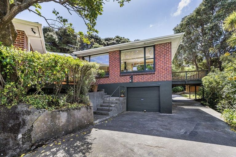 Photo of property in 94 Mana View Road, Paremata, Porirua, 5026