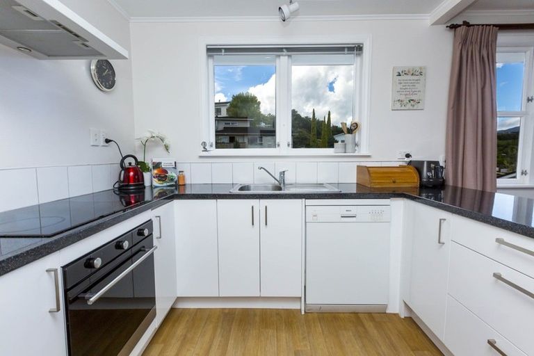 Photo of property in 27 Sunnyview Drive, Brown Owl, Upper Hutt, 5018