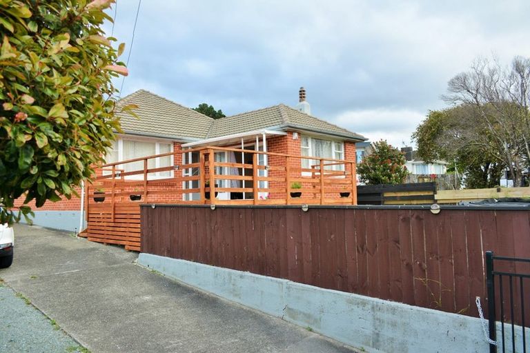 Photo of property in 113 Stokes Valley Road, Stokes Valley, Lower Hutt, 5019