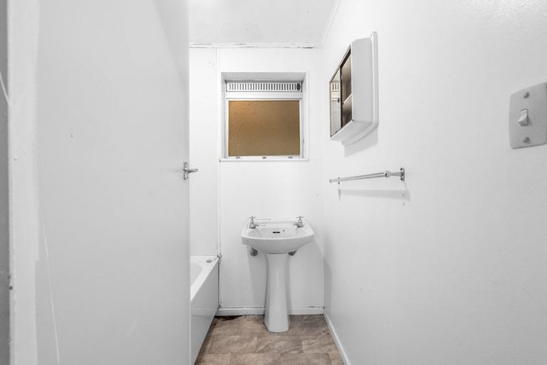 Photo of property in 12 Argyle Street, Kew, Invercargill, 9812