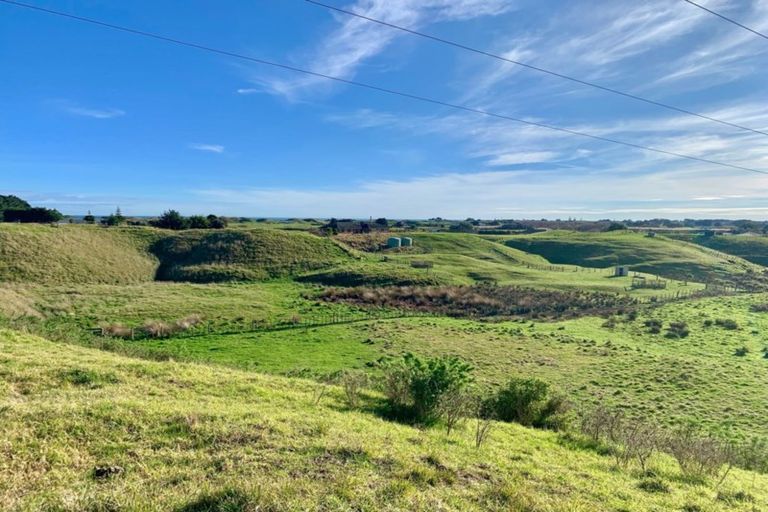 Photo of property in 175 Derham Road, Te Horo, Otaki, 5581