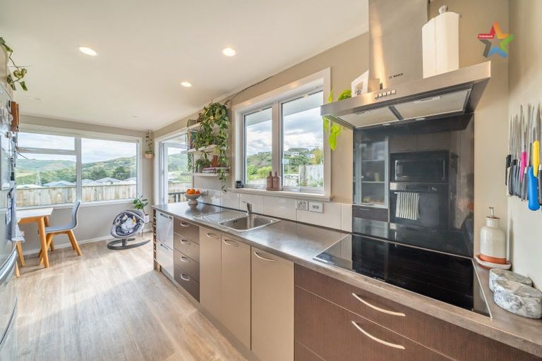 Photo of property in 18 Tarras Grove, Kelson, Lower Hutt, 5010