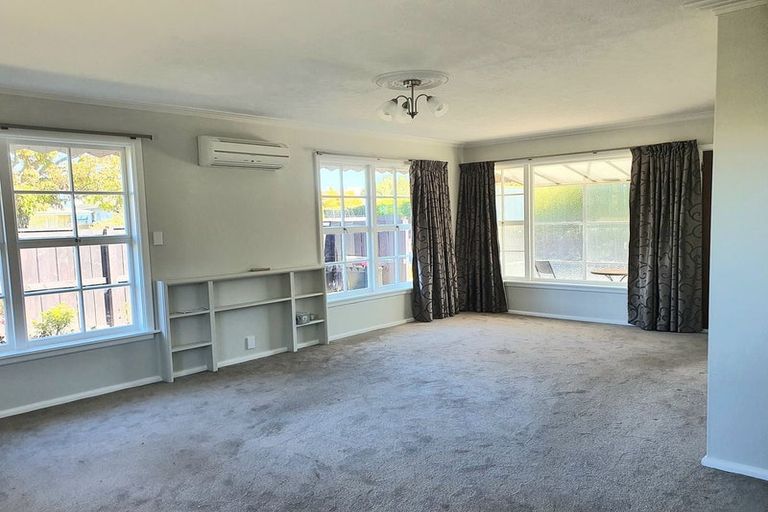 Photo of property in 2/42 Raxworthy Street, Ilam, Christchurch, 8041