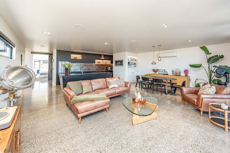 Photo of property in 24 Golf Vue Place, Castlecliff, Whanganui, 4501