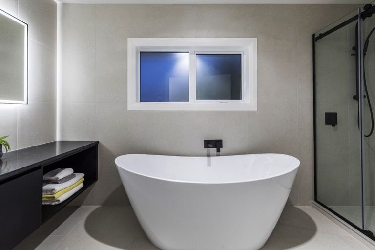 Photo of property in 11 Henry Blyth Lane, Greenhithe, Auckland, 0632