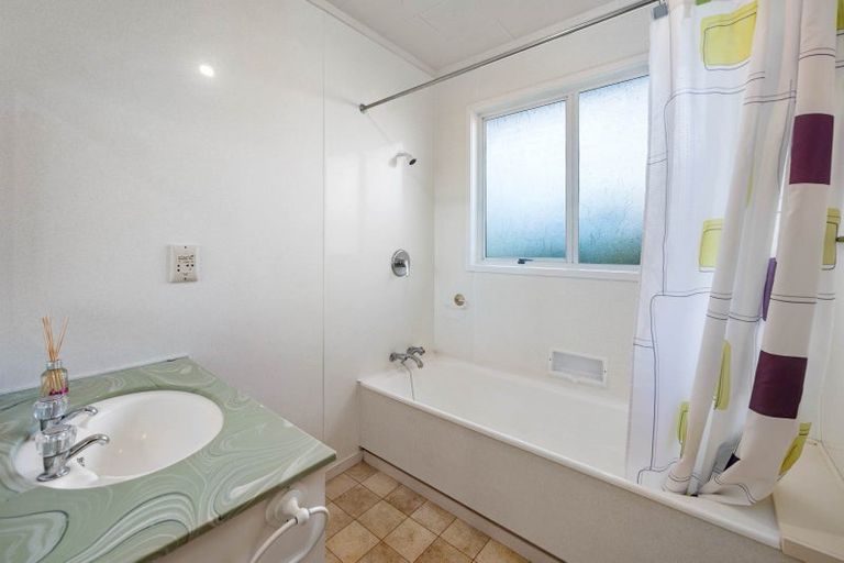 Photo of property in 25 Kinloch Road, Kinloch, Taupo, 3377