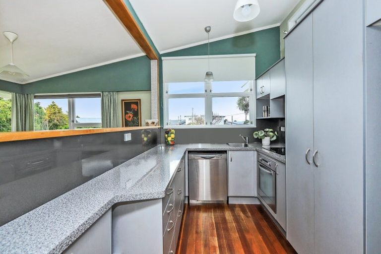 Photo of property in 17 Neeve Road, Taradale, Napier, 4112