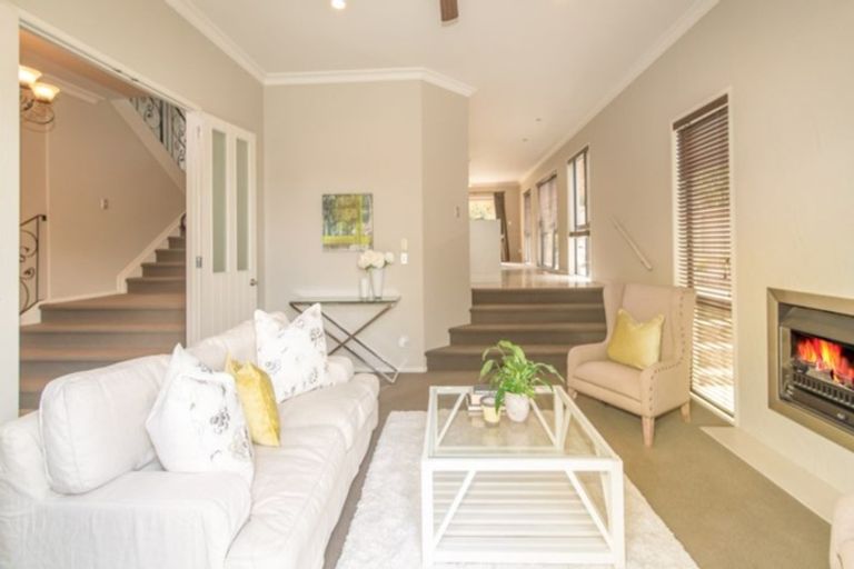 Photo of property in 18 Phoenicia Court, The Gardens, Auckland, 2105