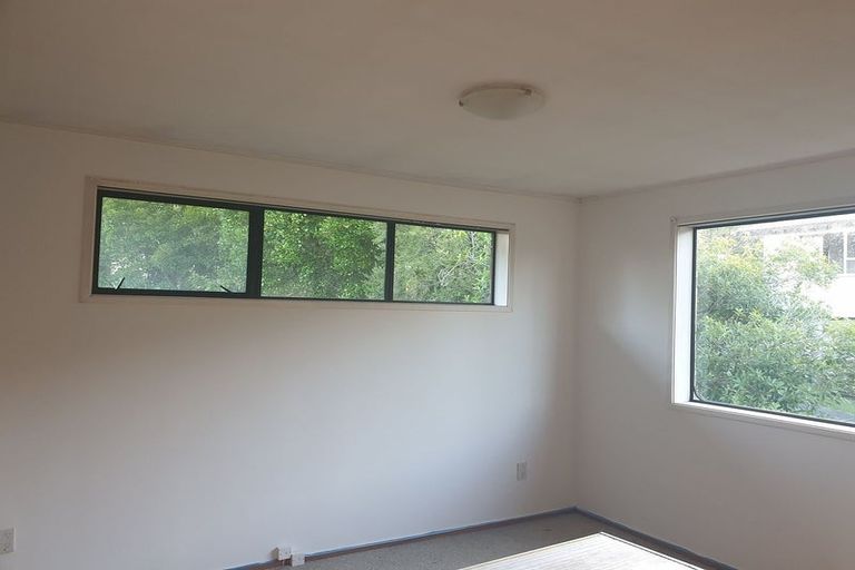 Photo of property in 3 Naviti Place, Browns Bay, Auckland, 0630