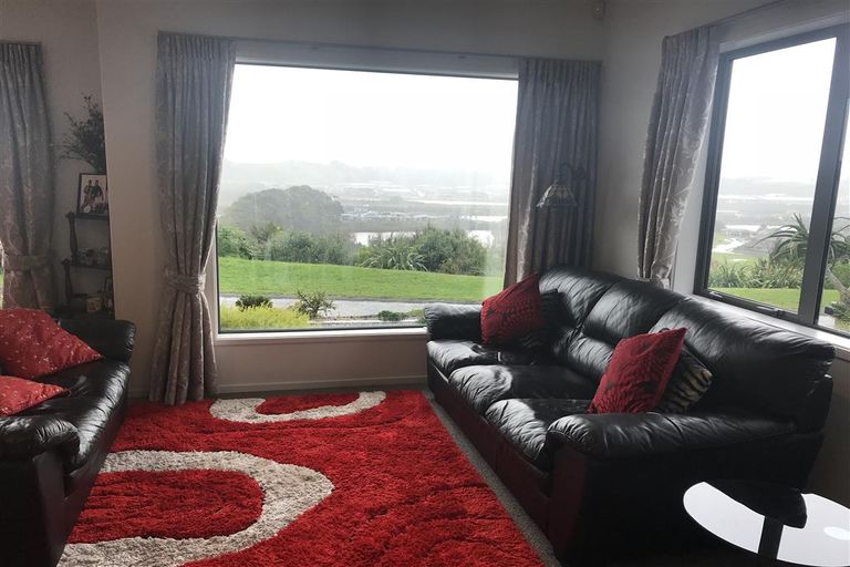 Photo of property in 34 Broadwater Close, Pyes Pa, Tauranga, 3112