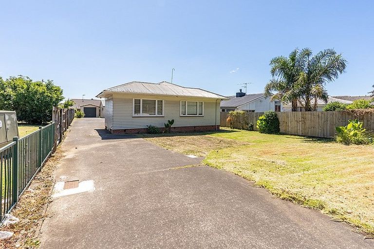 Photo of property in 383 Massey Road, Mangere East, Auckland, 2024