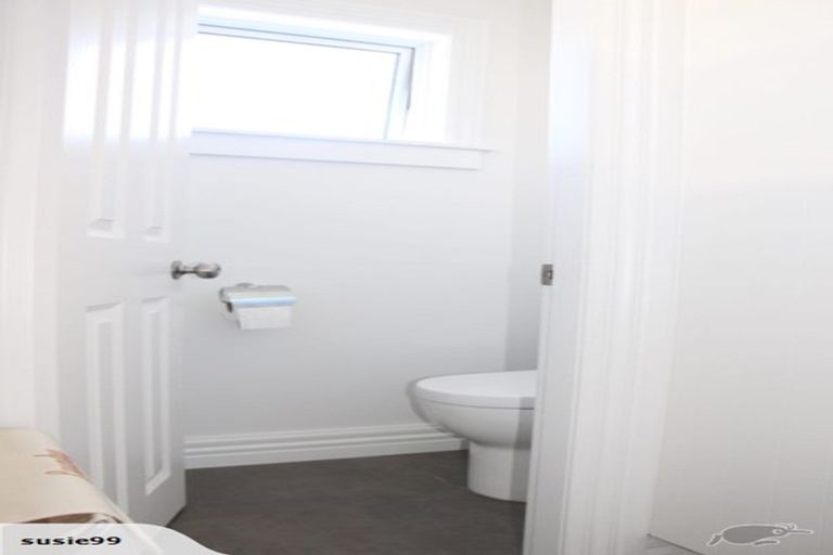 Photo of property in 12 Pendarves Street, New Plymouth, 4310