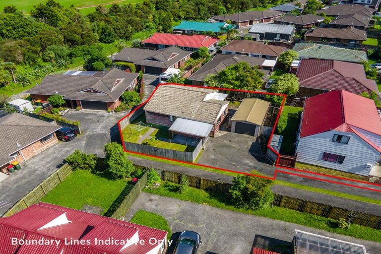 Photo of property in 2/83 Aviemore Drive, Highland Park, Auckland, 2010