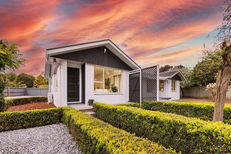 Photo of property in 21 De Bloge Place, Burwood, Christchurch, 8061