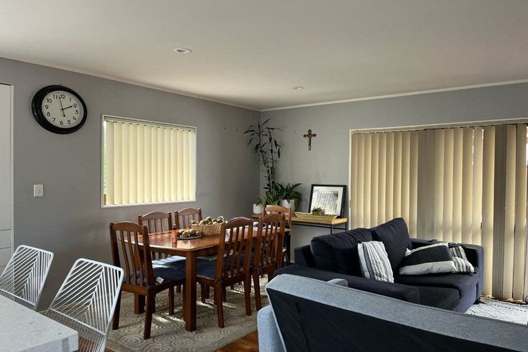 Photo of property in 76a View Road, Henderson, Auckland, 0612