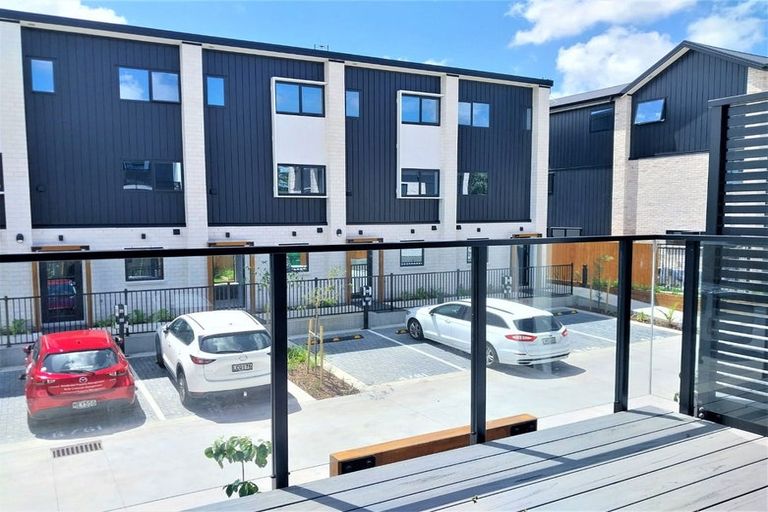 Photo of property in 6/61 Matipo Road, Te Atatu Peninsula, Auckland, 0610