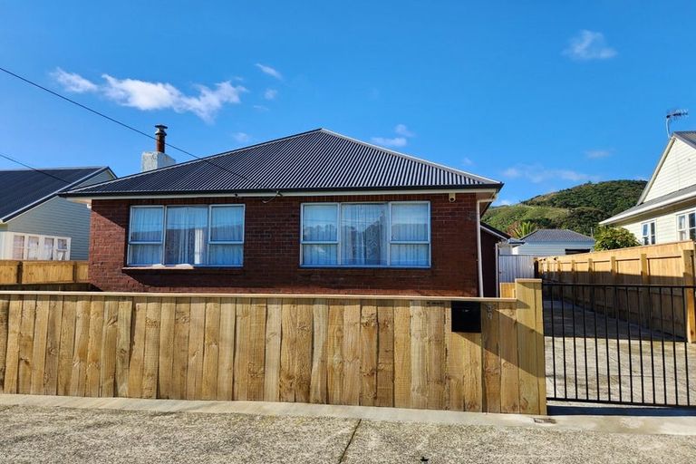 Photo of property in 59 Seddon Street, Naenae, Lower Hutt, 5011
