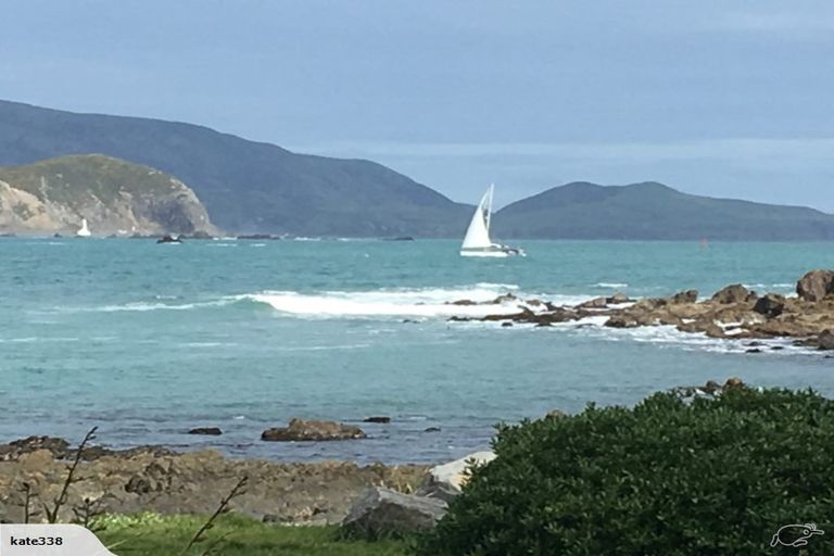 Photo of property in 2/158 Breaker Bay Road, Breaker Bay, Wellington, 6022