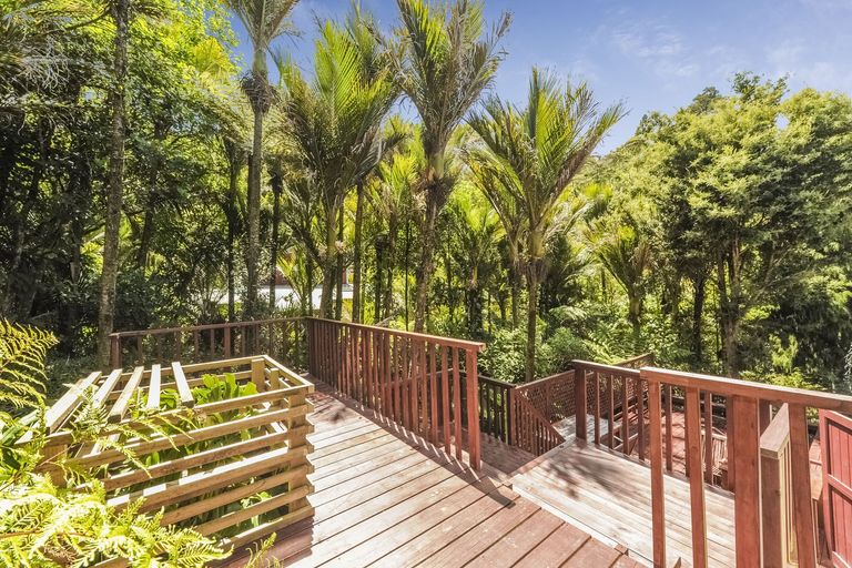 Photo of property in 54 Wood Bay Road, Titirangi, Auckland, 0604