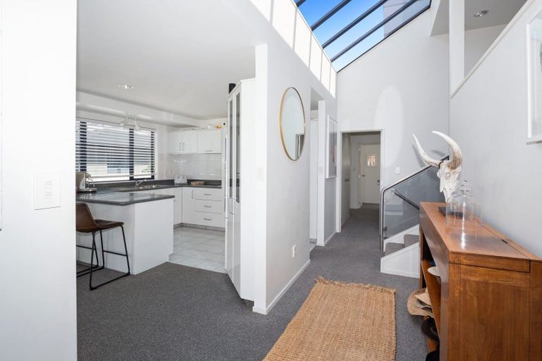 Photo of property in 1/156 Marine Parade, Mount Maunganui, 3116