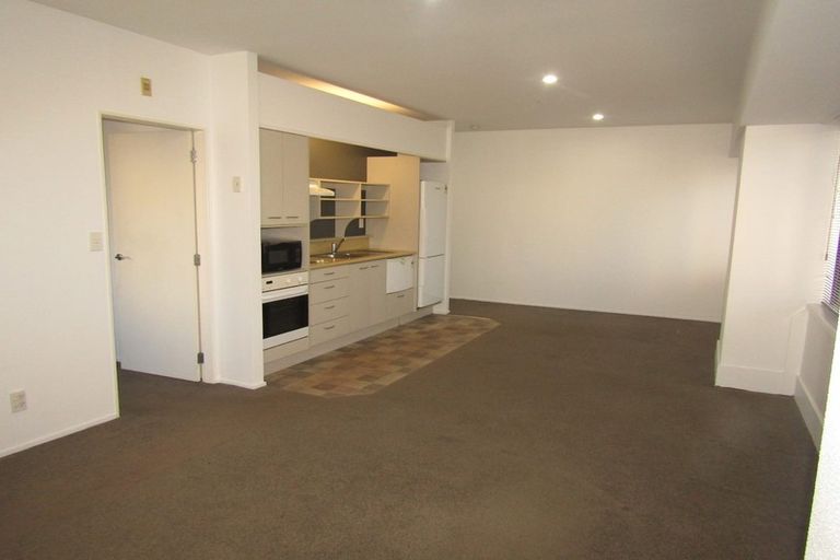 Photo of property in St Peters Apartments, 3b/192 Willis Street, Te Aro, Wellington, 6011