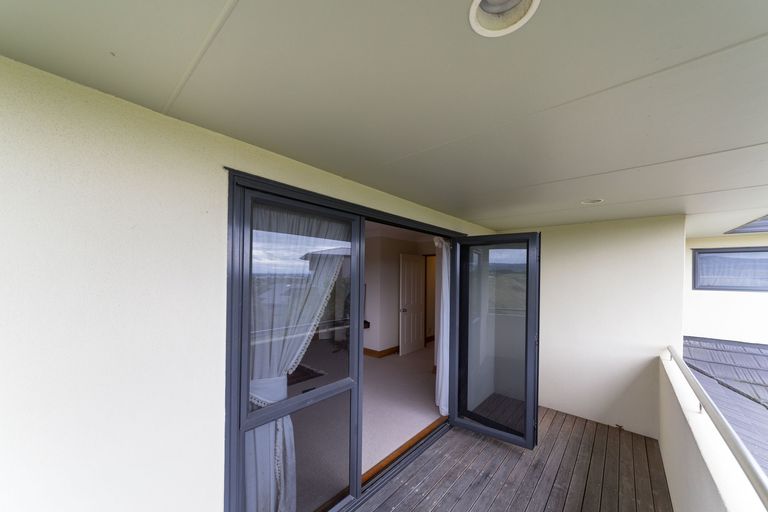 Photo of property in 55 The Strand, Fitzherbert, Palmerston North, 4410