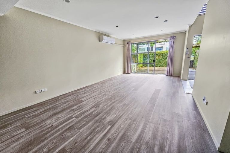 Photo of property in 22 Figaro Crescent, Takanini, 2112