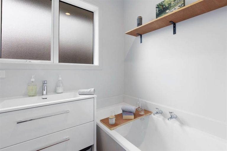 Photo of property in 28 Brabourne Street, Hillsborough, Christchurch, 8022