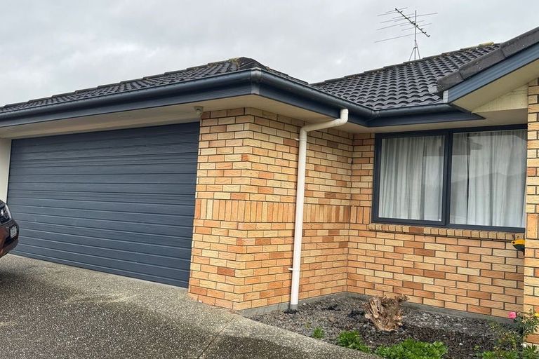 Photo of property in 41 Breaker Grove, Waiuku, 2123