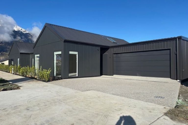 Photo of property in 1 Reedland Street, Jacks Point, 9371