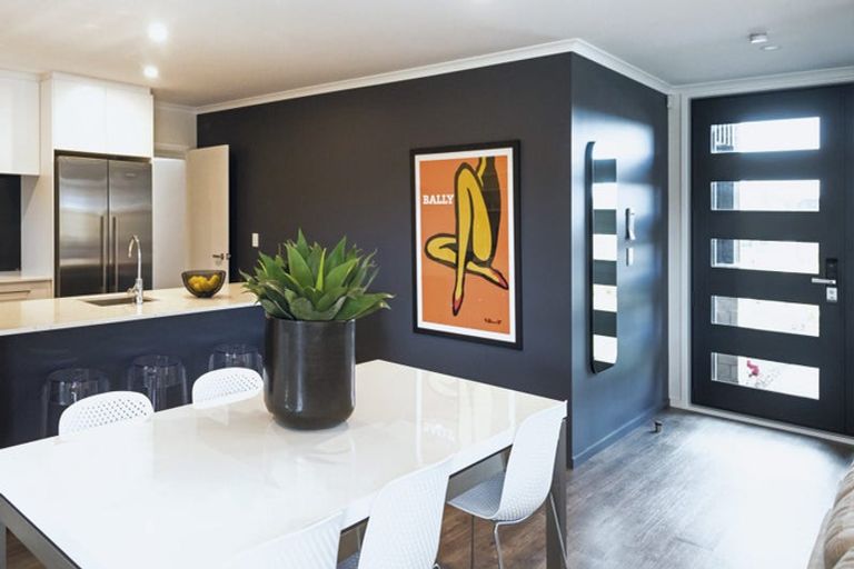 Photo of property in 30 Audax Lane, Pyes Pa, 3112