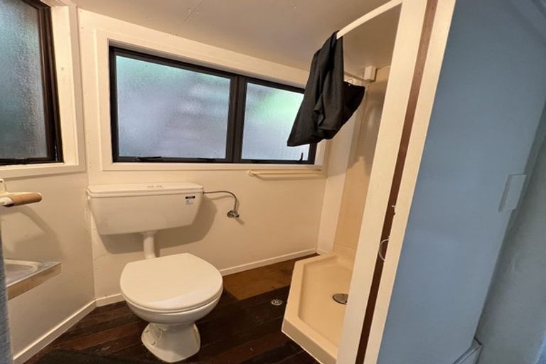 Photo of property in 89 Glenesk Road, Piha, New Lynn, 0772