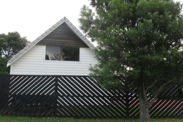 Photo of property in 24 Dominica Crescent, Grenada Village, Wellington, 6037