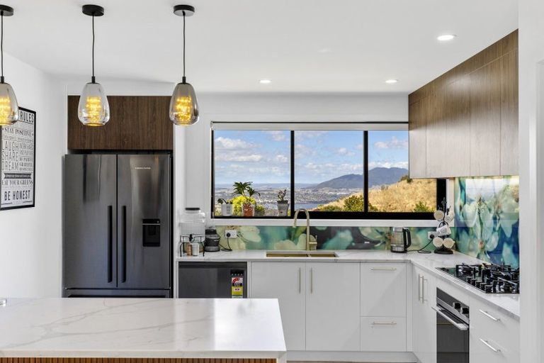 Photo of property in 5 Grandview Lane, Acacia Bay, 3385