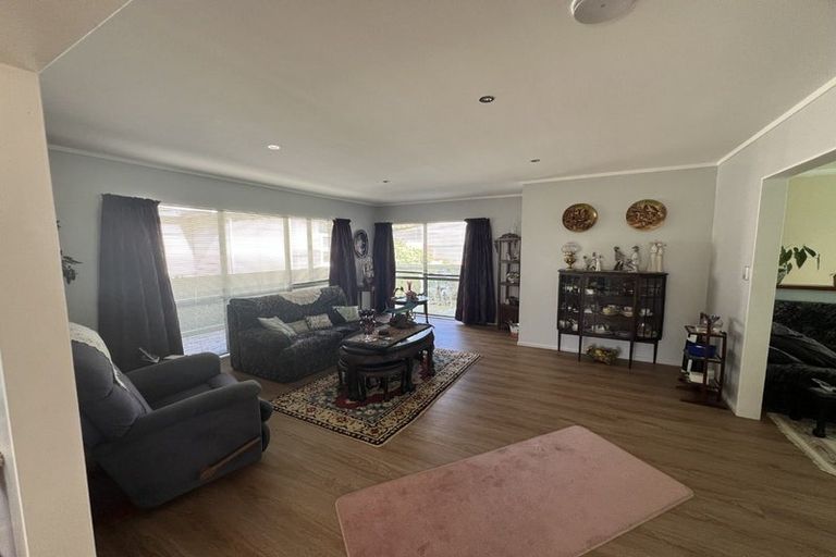 Photo of property in 1361b Whangaparaoa Road, Army Bay, Whangaparaoa, 0930
