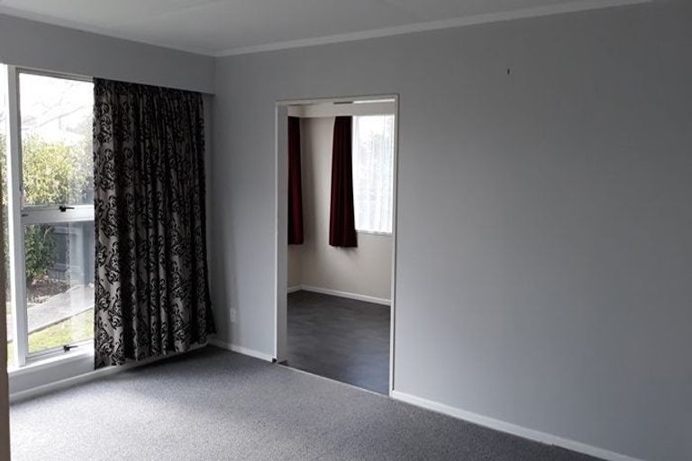 Photo of property in 4 Acacia Street, Kelvin Grove, Palmerston North, 4414