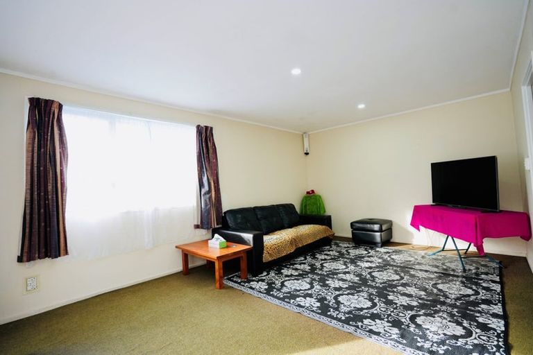 Photo of property in 2/3 Ririno Place, Manurewa, Auckland, 2102