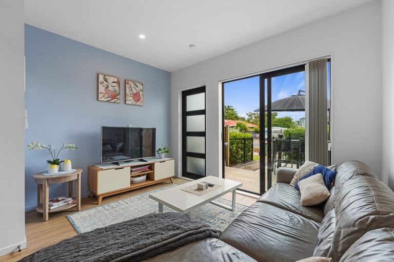 Photo of property in 4/122 Pooks Road, Ranui, Auckland, 0612