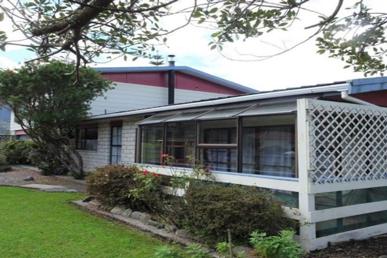 Photo of property in 51 Oxford Street, Taylorville, Greymouth, 7805